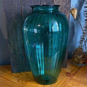 Vtg Anchor hocking Teal Glass Vase